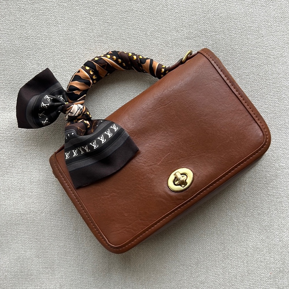 Vintage Casino Coach Bag (crossbody) (purse) in a light brown